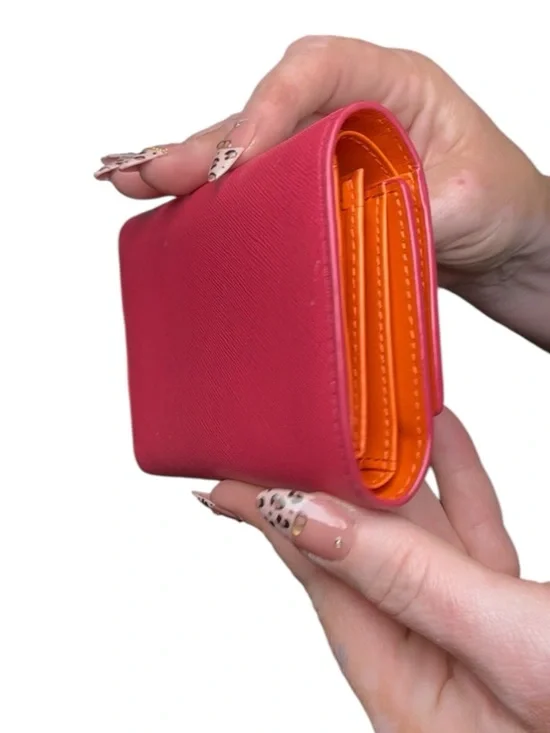 ๐ MCM HOT PINK WALLET - Picture 4 of 12